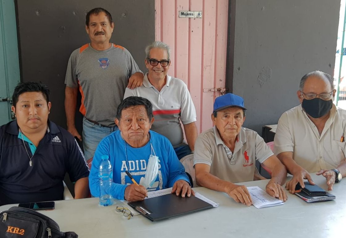 Grupo de anotadores del curso de capacitación