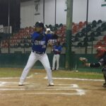 Bateador en el cajón de bateo