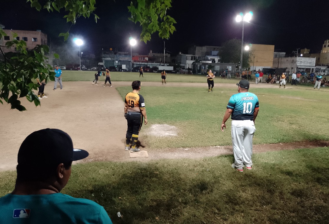 Softbol femenil Manuel Rentería