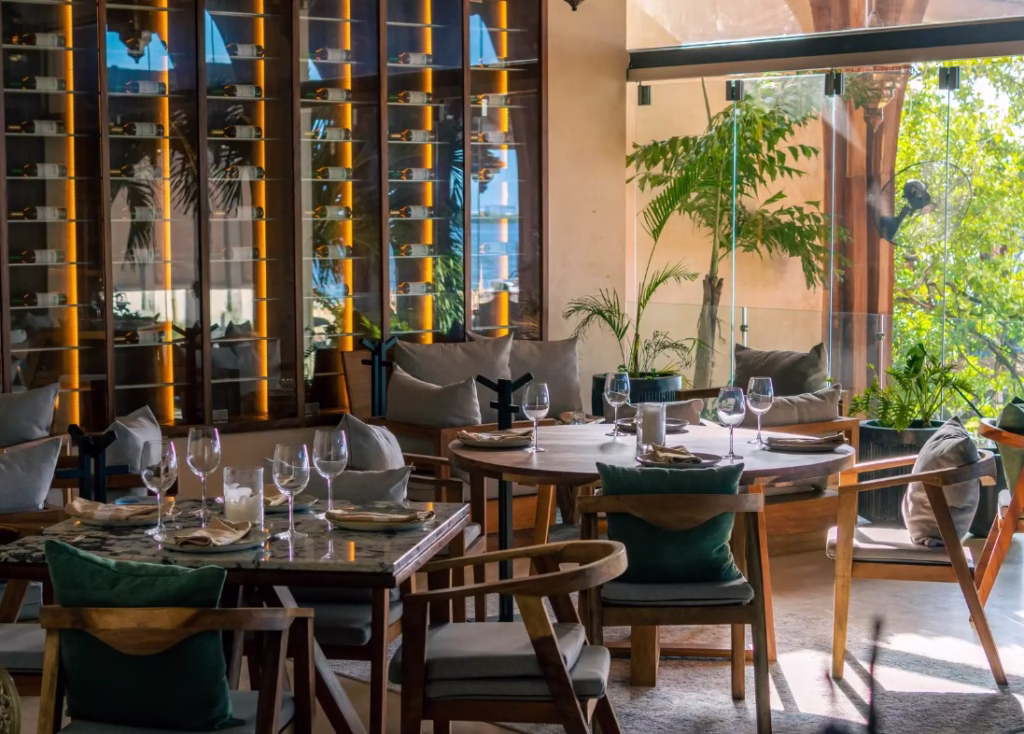 Mono-GrillHouse-2-1024x734 Dónde tomar una buena cerveza en Cancún