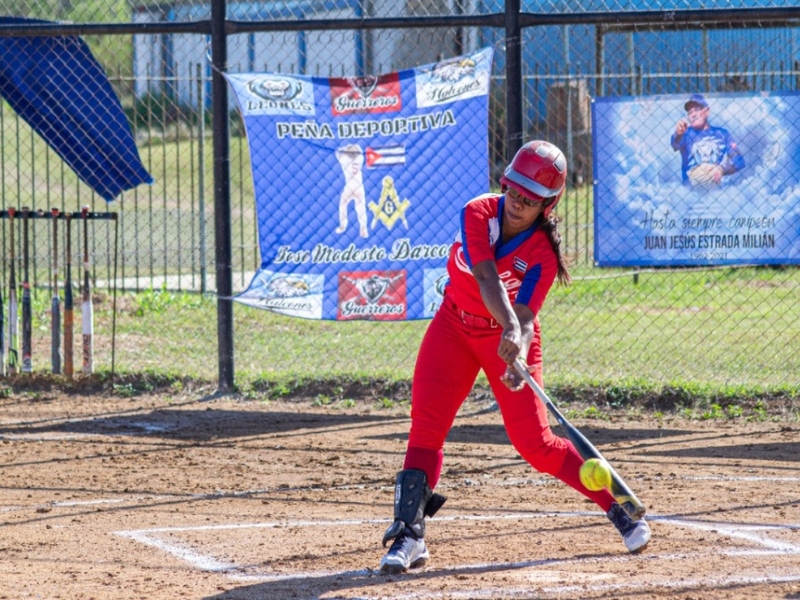 Jugadora del equipo Cuba de softbol femenil