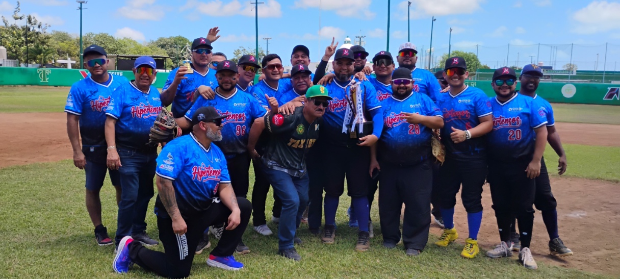 Hipertensos de Yucatán, campeones del VI Inter de Cancún